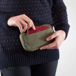 FJÄLLRÄVEN KÅNKEN TRAVEL WALLET - Portmonee 12 FJÄLLRÄVEN KÅNKEN TRAVEL WALLET - Portmonee -Online Camping Angebote 304068007 e kanken travel wallet fjaellraeven 1 1