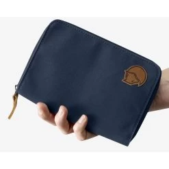 FJÄLLRÄVEN PASSPORT WALLET - Wertsachenaufbewahrung 5 FJÄLLRÄVEN PASSPORT WALLET - Wertsachenaufbewahrung -Online Camping Angebote 5637540698 c passport wallet fjaellraeven 24