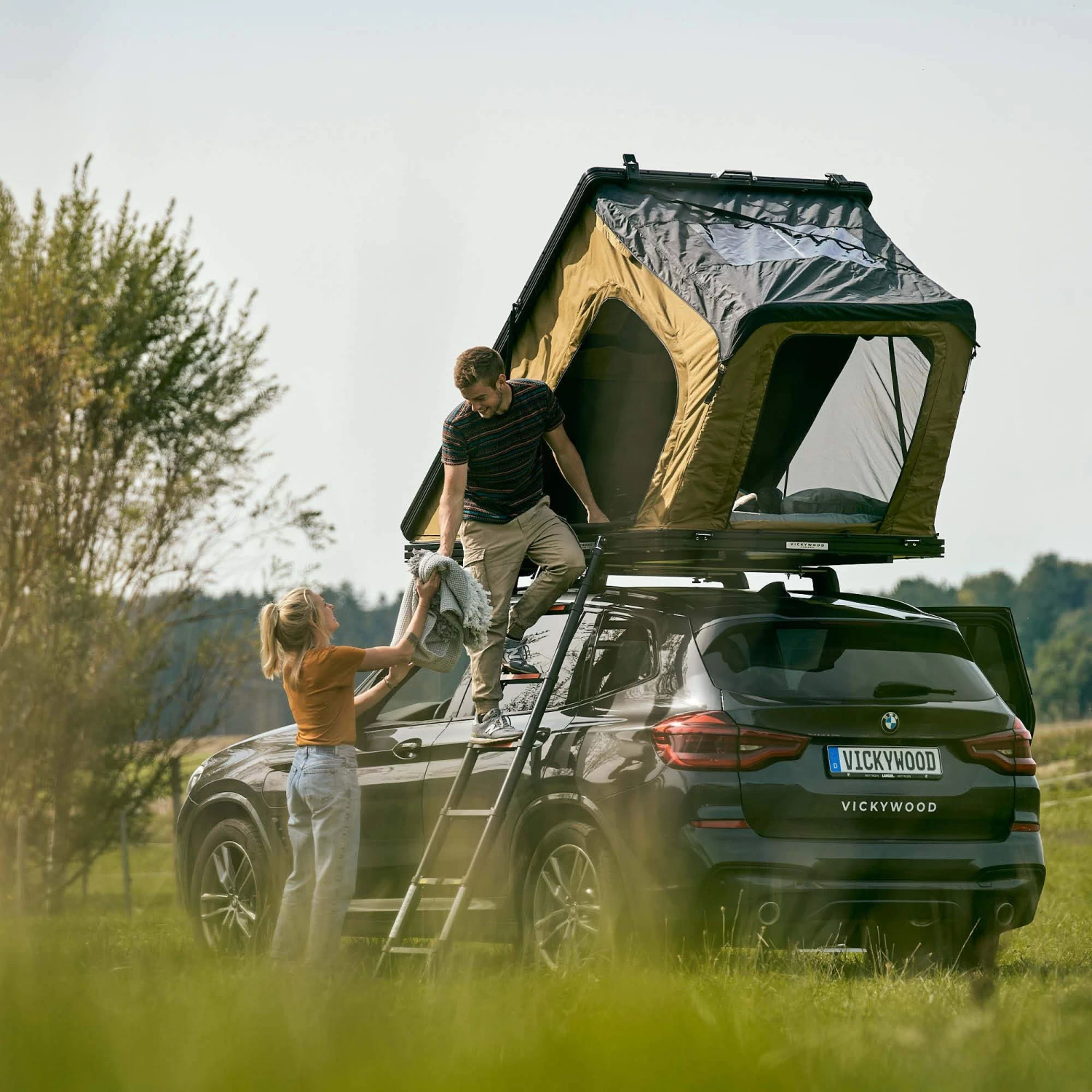 ALUMINUM HARD SHELL ROOF TENT CUMARU 135 - Dachzelt 15 ALUMINUM HARD SHELL ROOF TENT CUMARU 135 - Dachzelt – Bild 15