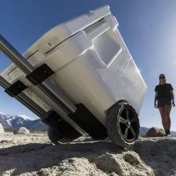 Yeti Coolers ROADIE 48 WHEELED - Kühlbox 21 Yeti Coolers ROADIE 48 WHEELED - Kühlbox -Online Camping Angebote 5638039355 aa roadie 48 wheeled yeti coolers 24